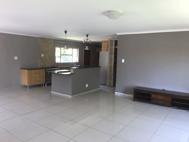 Modern & Immaculate Home in a Sought-After Area of Secunda - Photo 5