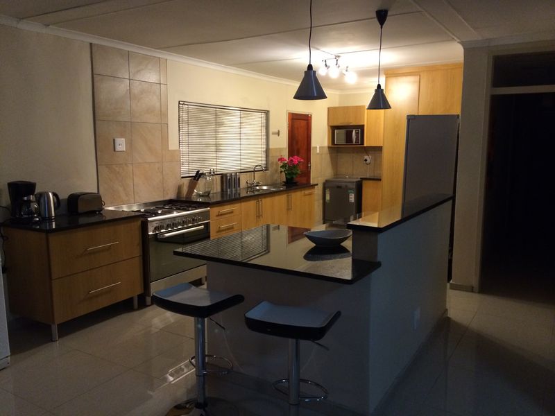 Modern & Immaculate Home in a Sought-After Area of Secunda - Photo 4