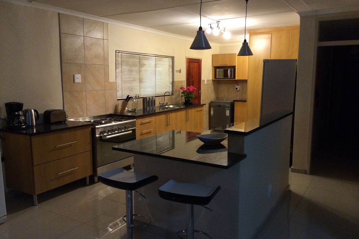 Modern & Immaculate Home in a Sought-After Area of Secunda - Photo 4