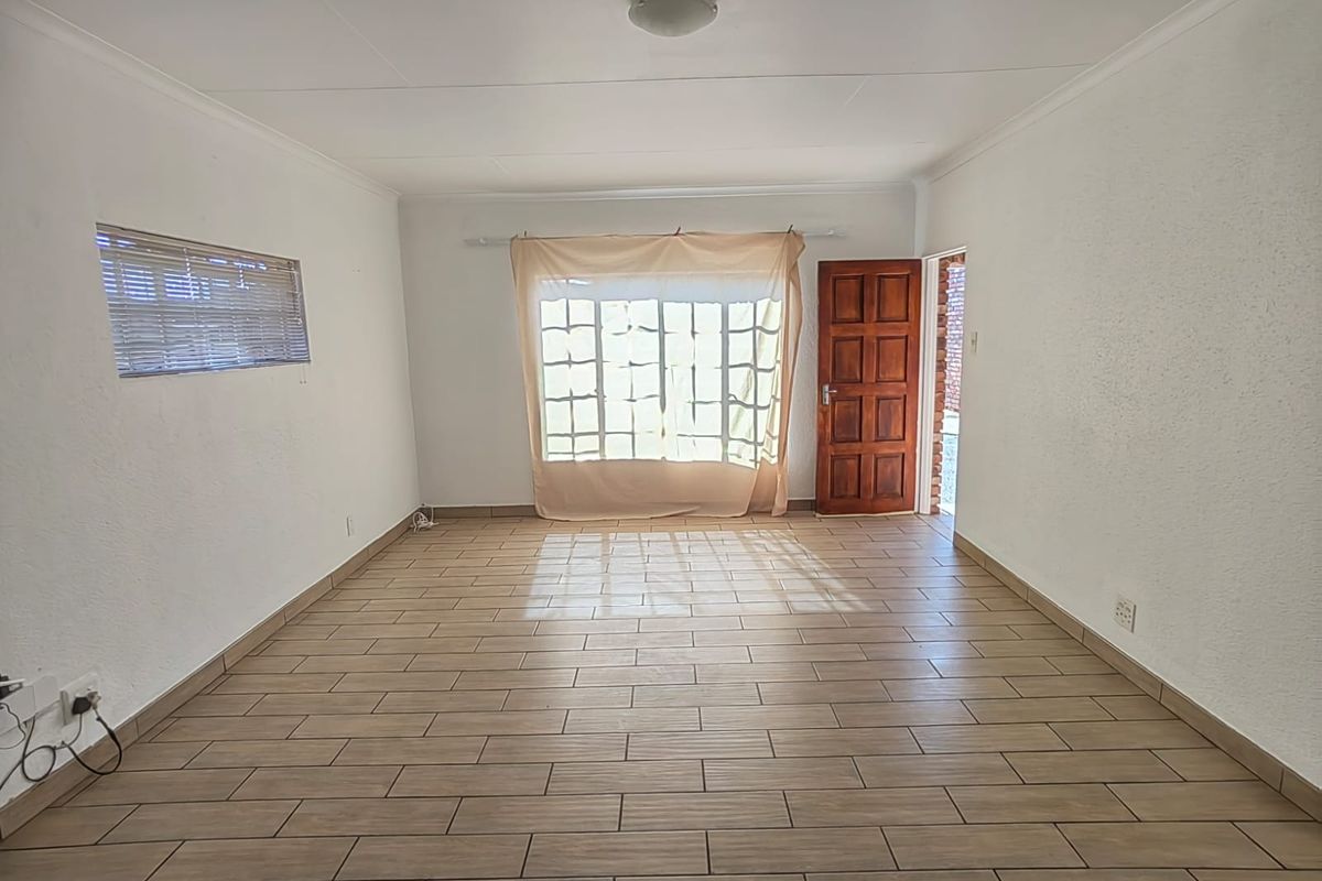 Lock Up and Go 2 Bedroom Townhouse for sale in Parys - Photo 4