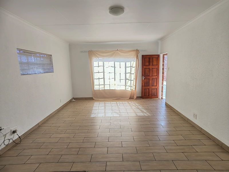 Lock Up and Go 2 Bedroom Townhouse for sale in Parys - Photo 4