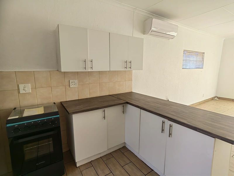 Lock Up and Go 2 Bedroom Townhouse for sale in Parys - Photo 7