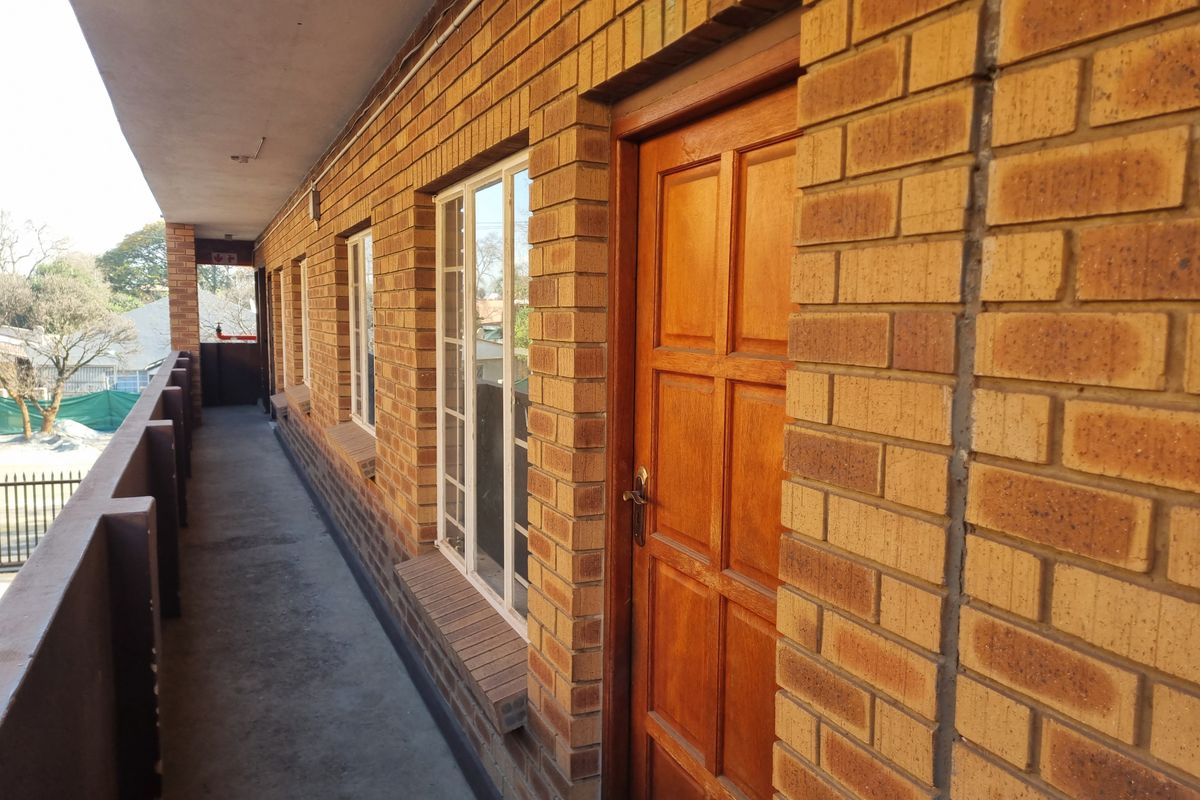 Charming 1-bedroom apartment in Lower Bo-dorp, Rustenburg—perfect for first-time buyers or investor - Photo 5