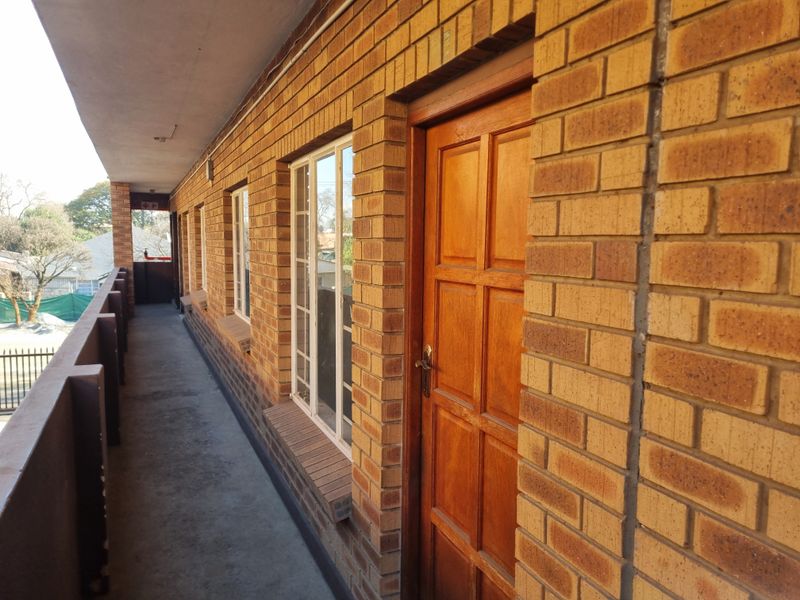 Charming 1-bedroom apartment in Lower Bo-dorp, Rustenburg—perfect for first-time buyers or investor - Photo 5