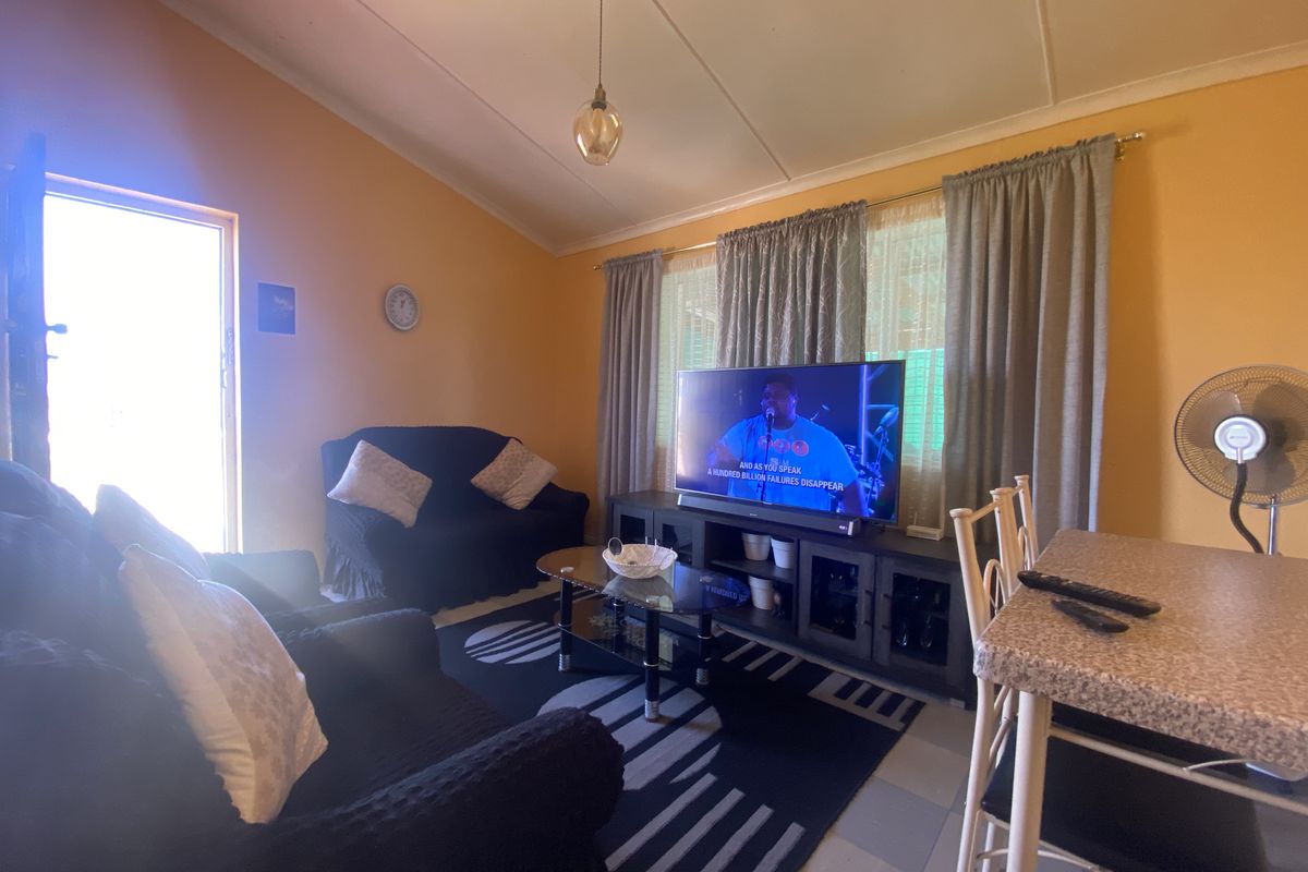 Perfect First Home by the Sea - Affordable 2 Bedroom in Hawston - Photo 3