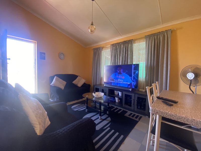 Perfect First Home by the Sea - Affordable 2 Bedroom in Hawston - Photo 3