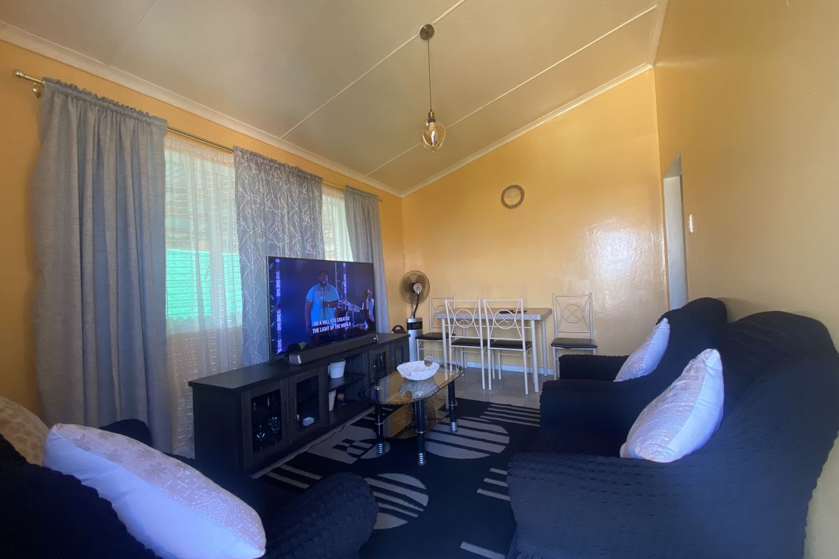 Perfect First Home by the Sea - Affordable 2 Bedroom in Hawston - Photo 2