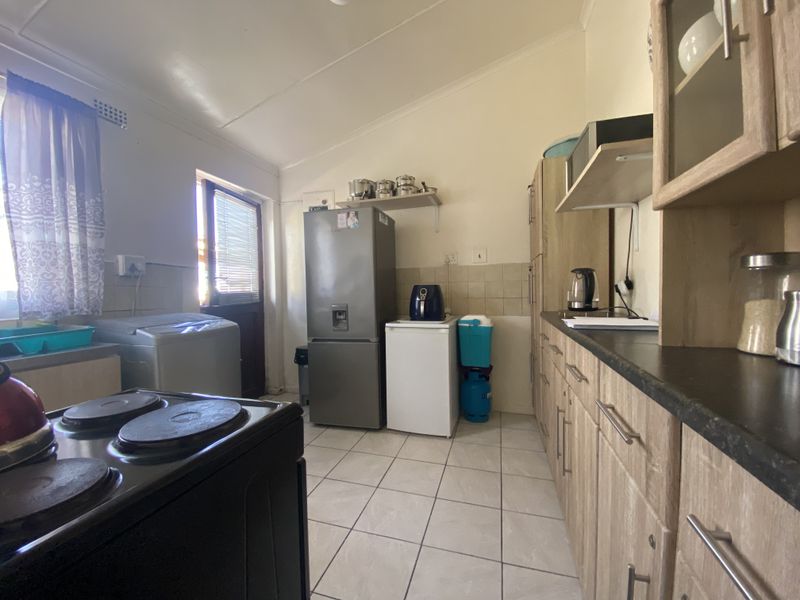 Perfect First Home by the Sea - Affordable 2 Bedroom in Hawston - Photo 4