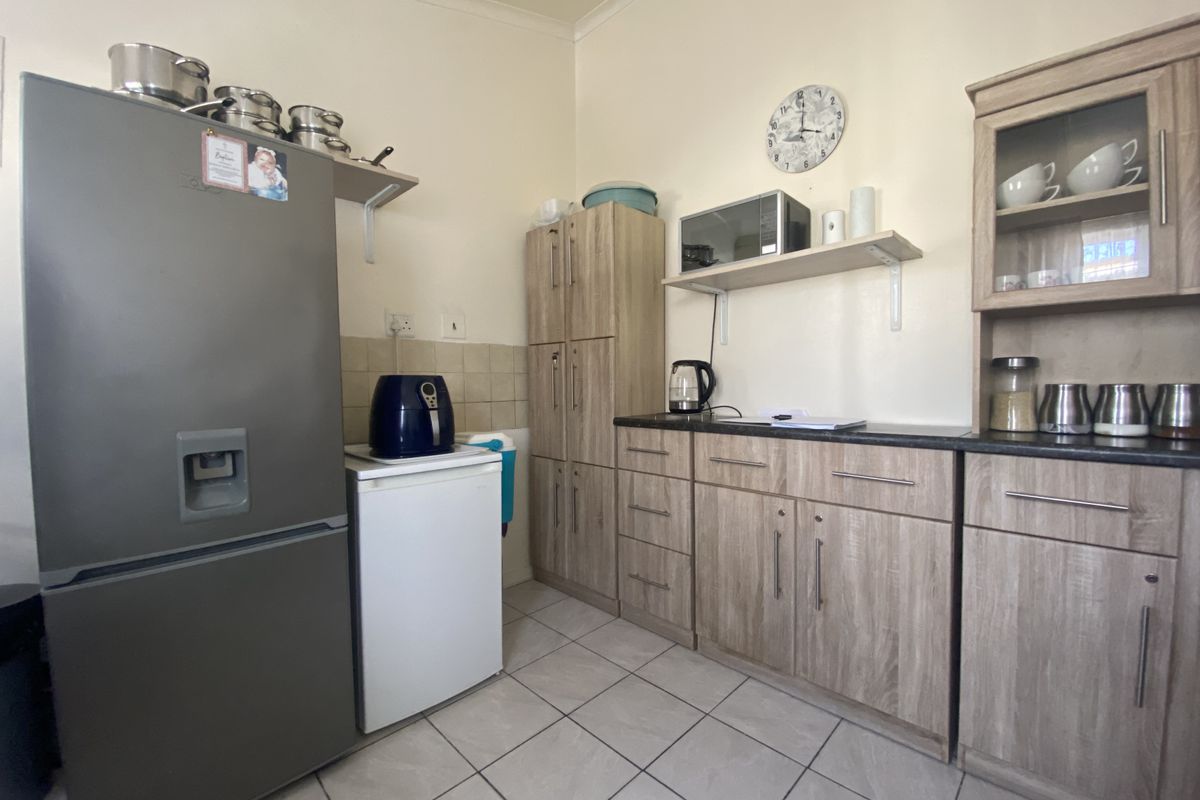 Perfect First Home by the Sea - Affordable 2 Bedroom in Hawston - Photo 5