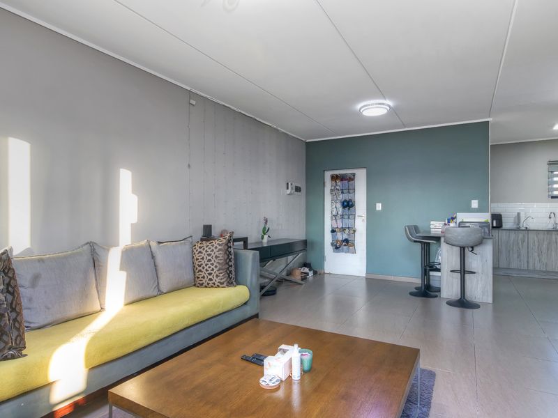 Style, Space and Sophistication - Photo 3