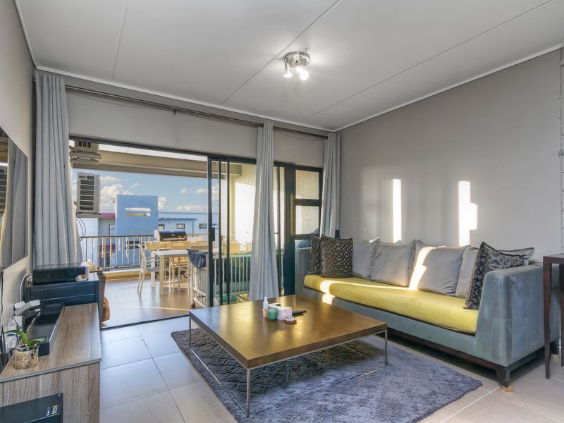 Style, Space and Sophistication - Photo 2