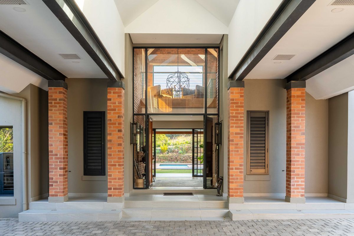 Breathtaking in size and finishes - Photo 4