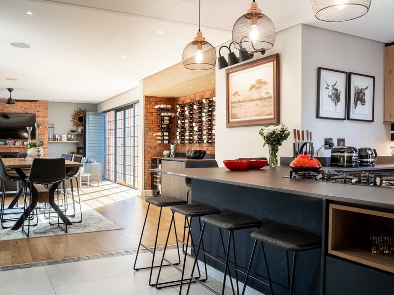 Breathtaking in size and finishes - Photo 8