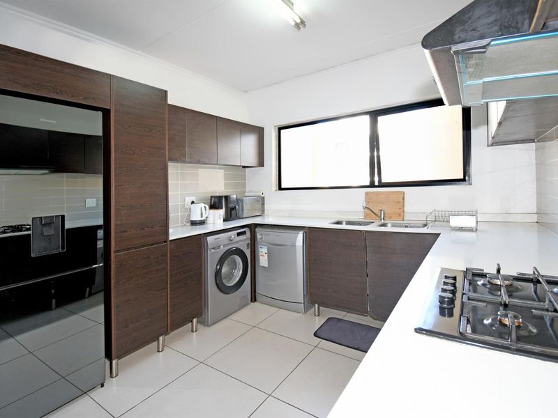 2nd Floor 2 bedroom 2 bathroom in Kyalami Hills Lifestyle Estate - Photo 8