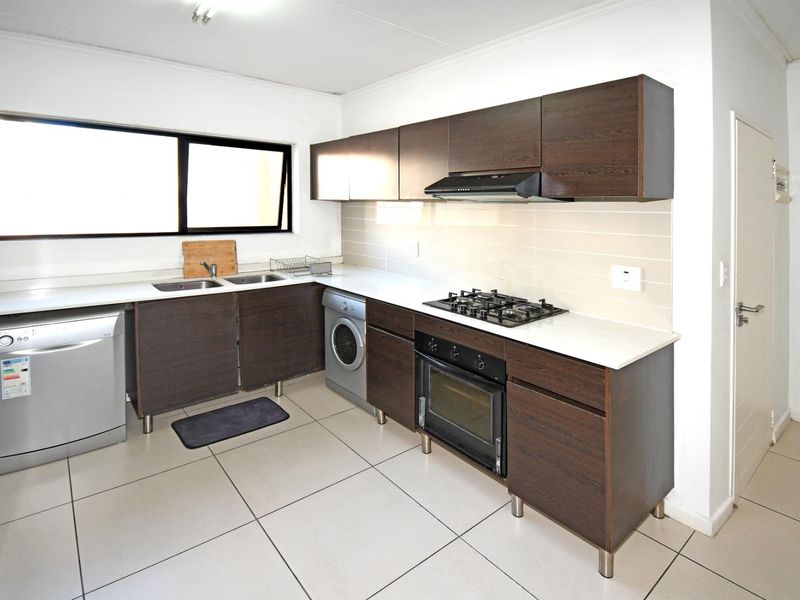 2nd Floor 2 bedroom 2 bathroom in Kyalami Hills Lifestyle Estate - Photo 7