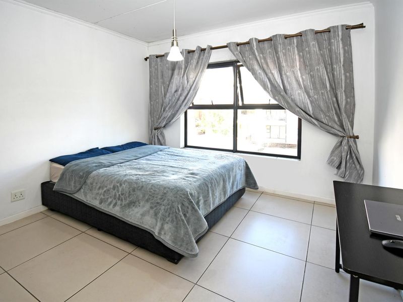 2nd Floor 2 bedroom 2 bathroom in Kyalami Hills Lifestyle Estate - Photo 9