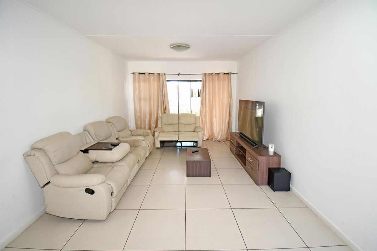 2nd Floor 2 bedroom 2 bathroom in Kyalami Hills Lifestyle Estate - Photo 3
