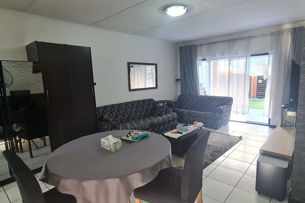 Welcome to modern living at its finest! - Photo 3