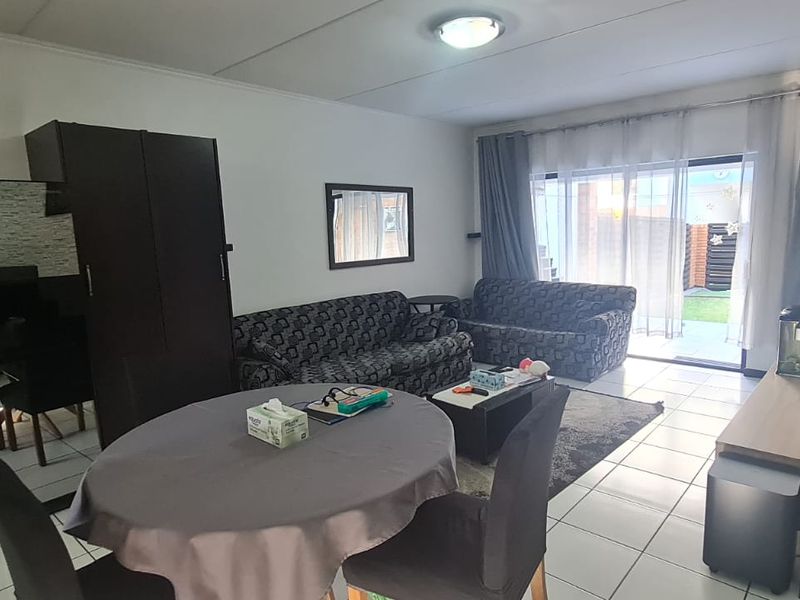 Welcome to modern living at its finest! - Photo 3