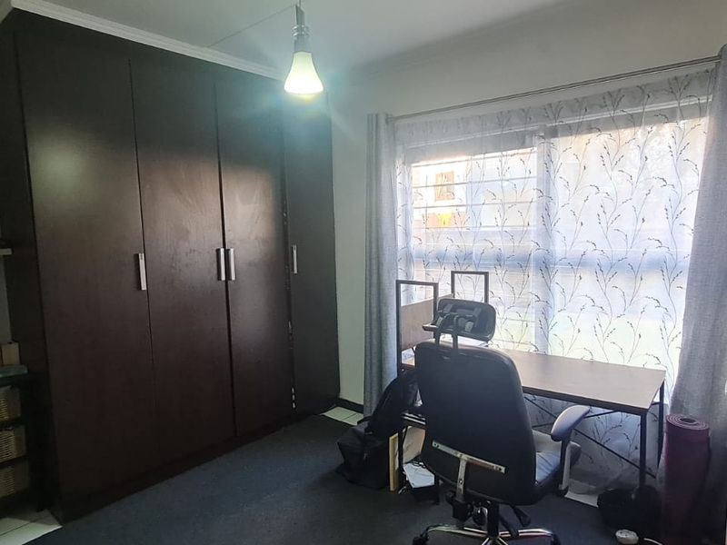 Welcome to modern living at its finest! - Photo 8