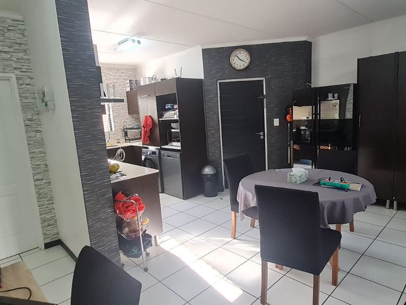 Welcome to modern living at its finest! - Photo 5