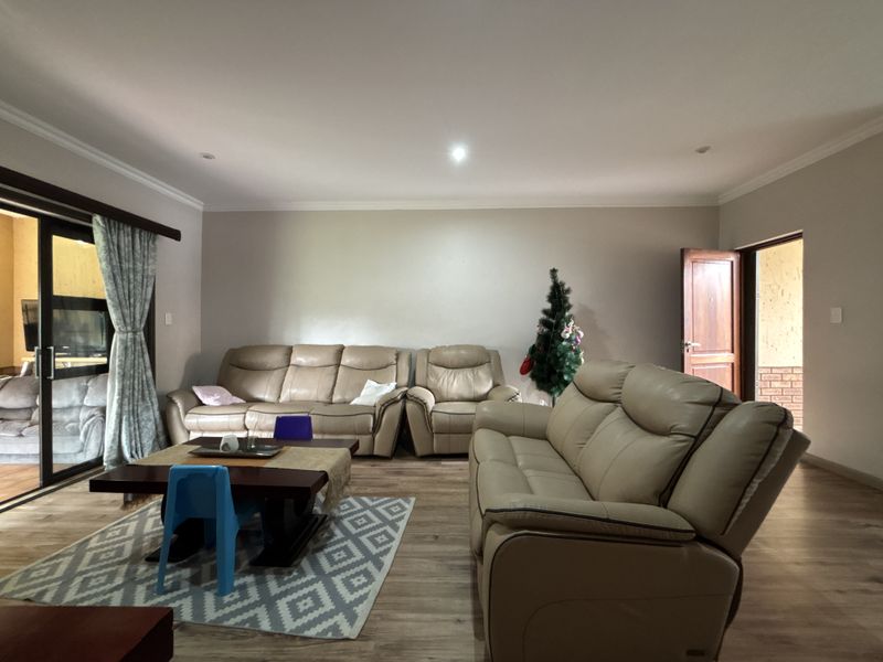 Modern 3-Bedroom Corner Unit in Ravenswood Manor – Ground Floor Convenience with Style - Photo 9