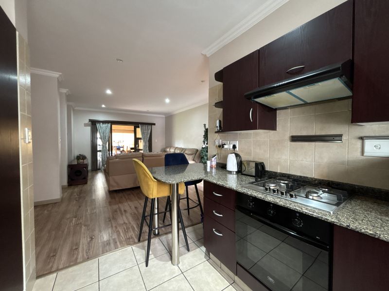 Modern 3-Bedroom Corner Unit in Ravenswood Manor – Ground Floor Convenience with Style - Photo 7