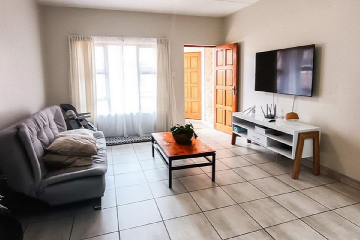 Modern 3-Bedroom Ground Floor Unit  – Secure, Stylish & Well-Located - Photo 5