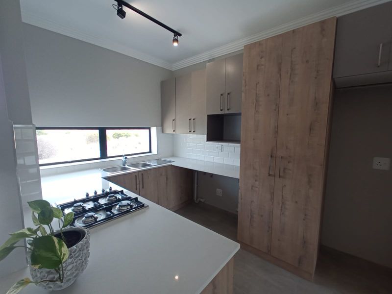 2-Bedroom Apartments –Oestervanger, Hartenbos - Photo 1