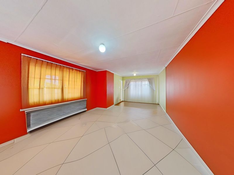 Perfect Blend of Comfort & Convenience - Photo 6