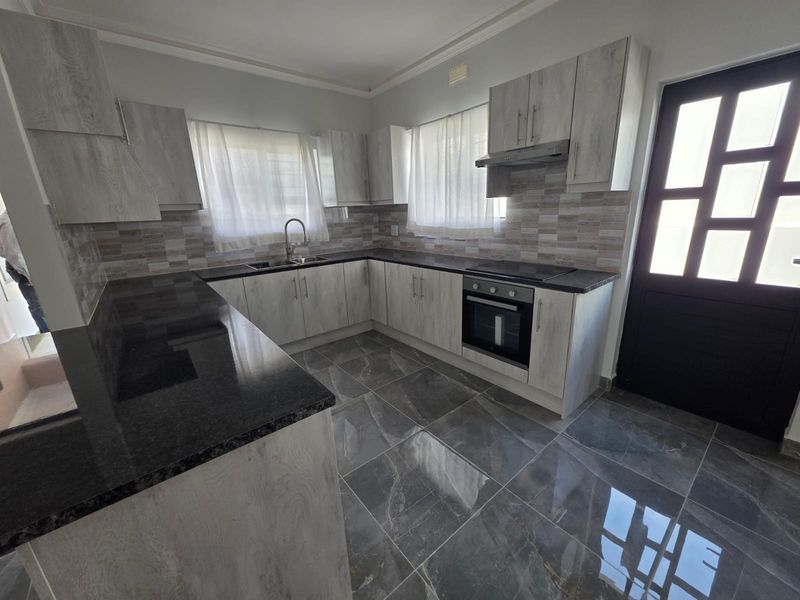 Dual Living at its best: Modern Elegance with a Country Heart - Photo 4