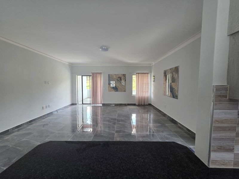 Dual Living at its best: Modern Elegance with a Country Heart - Photo 2