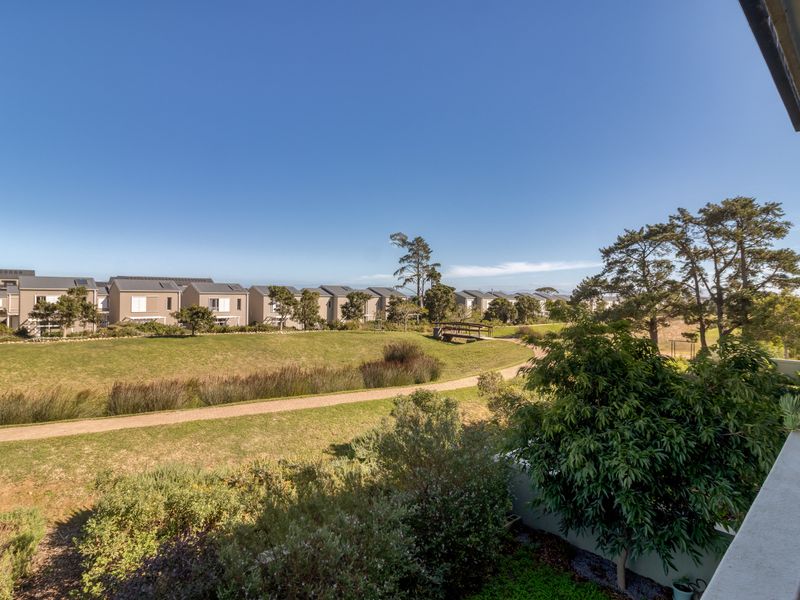 Modern Ease! - Photo 3