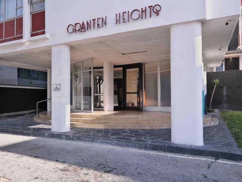 Humewood:  The Grand Old Lady - Photo 2