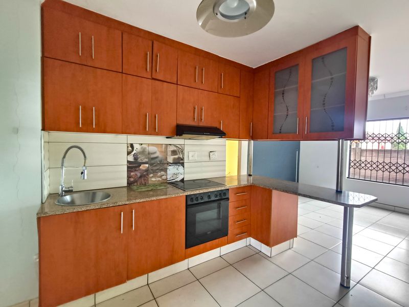 Perfectly Positioned Ground Floor Gem in the Heart of the CBD - Photo 8