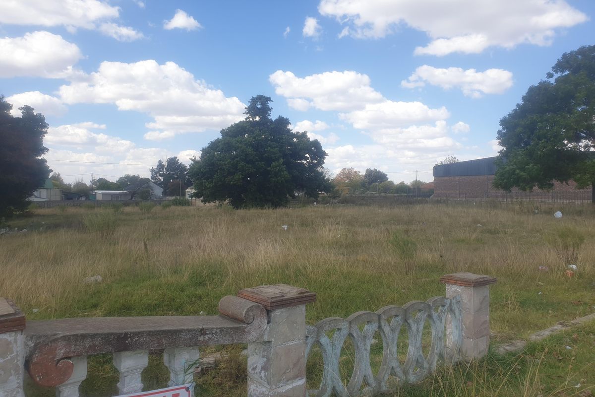 2 Stands for sale on the main street - Photo 3