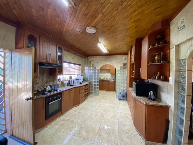 Comfort Meets Style - Photo 9