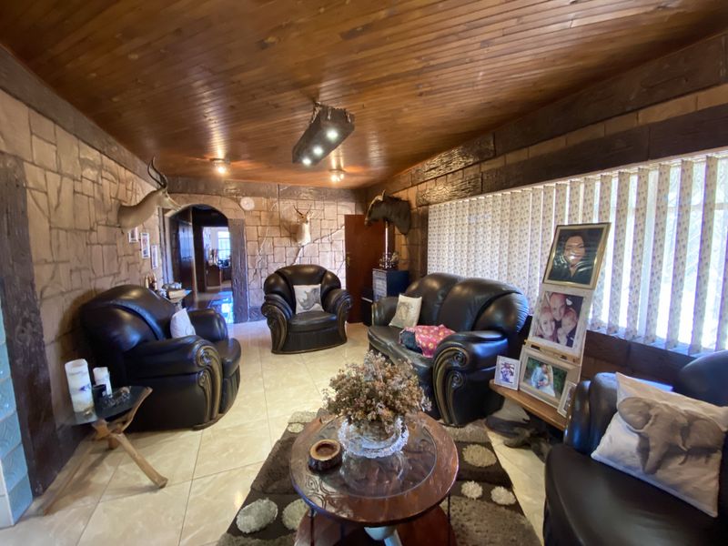 Comfort Meets Style - Photo 8