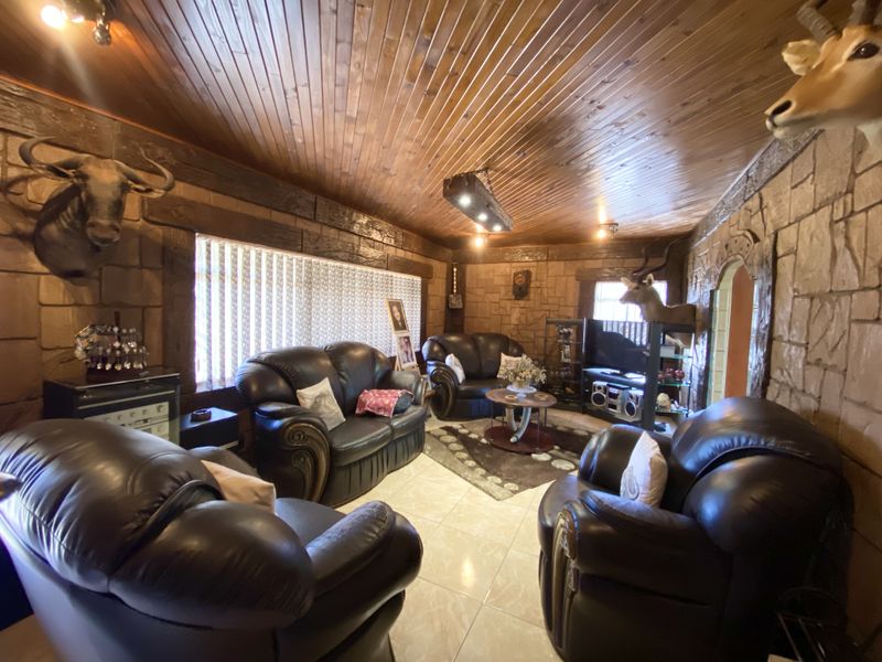 Comfort Meets Style - Photo 7