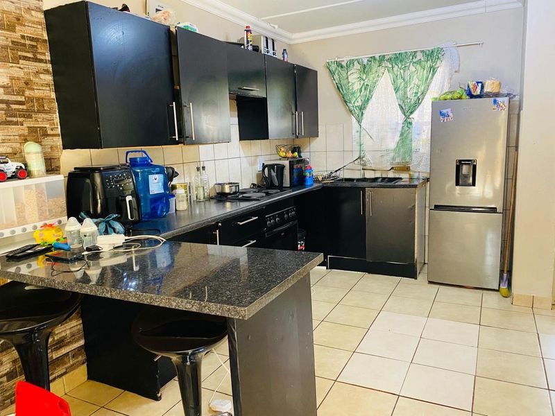 Look @ what a lot I've got - Photo 3