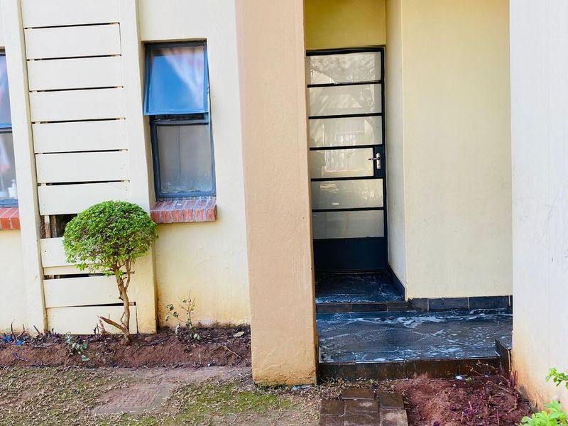 Look @ what a lot I've got - Photo 2