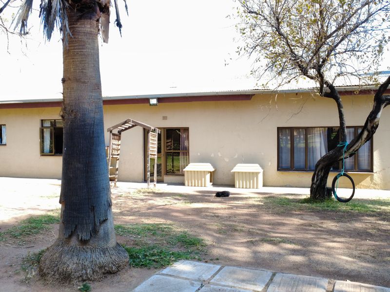 No Transfer Fees! Multi-Home Smallholding with Strong Water Supply & Business Potential - Photo 4