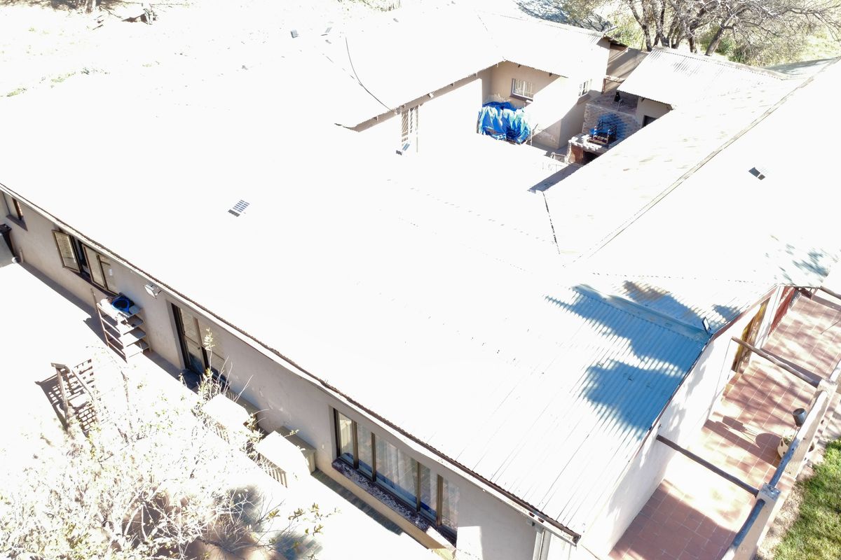 No Transfer Fees! Multi-Home Smallholding with Strong Water Supply & Business Potential - Photo 3