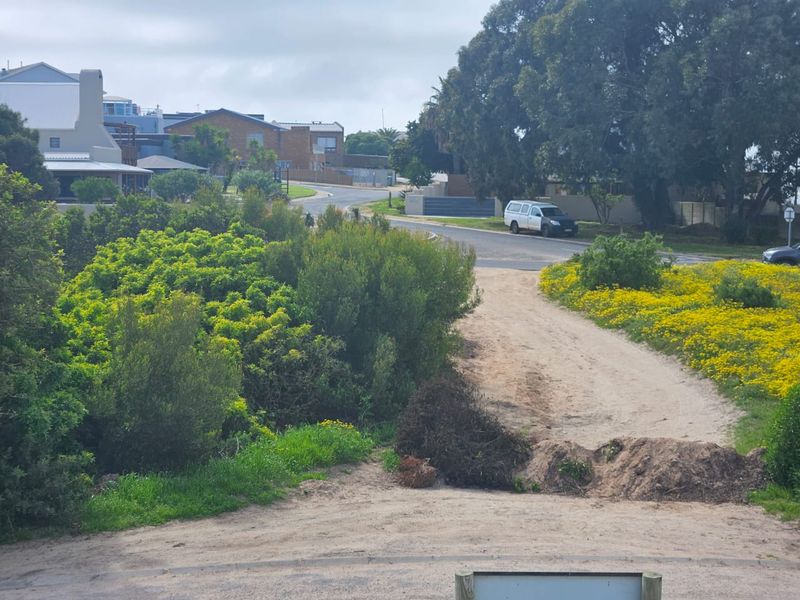 Your Dream Starts Here – Prime Stand in the Heart of Britannia Bay - Photo 2