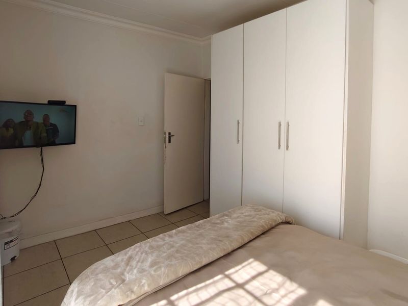 2 Bedroom Farm Ridge Sectional Title Unit For Sale - Photo 9