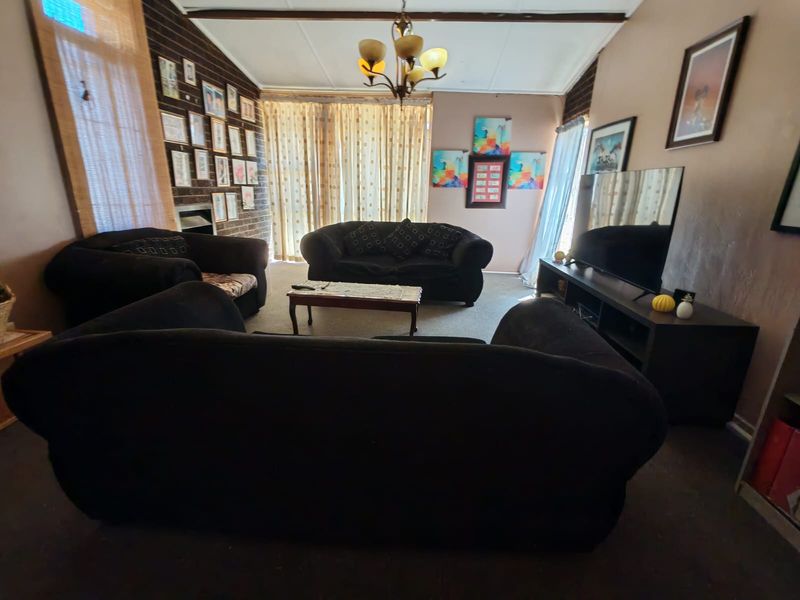 3 Bedroom House for Sale in Sasolburg Ext 5 - Photo 5