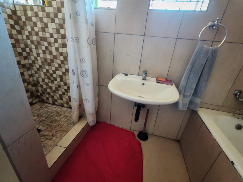 3 Bedroom House for Sale in Sasolburg Ext 5 - Photo 10