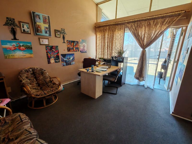 3 Bedroom House for Sale in Sasolburg Ext 5 - Photo 6