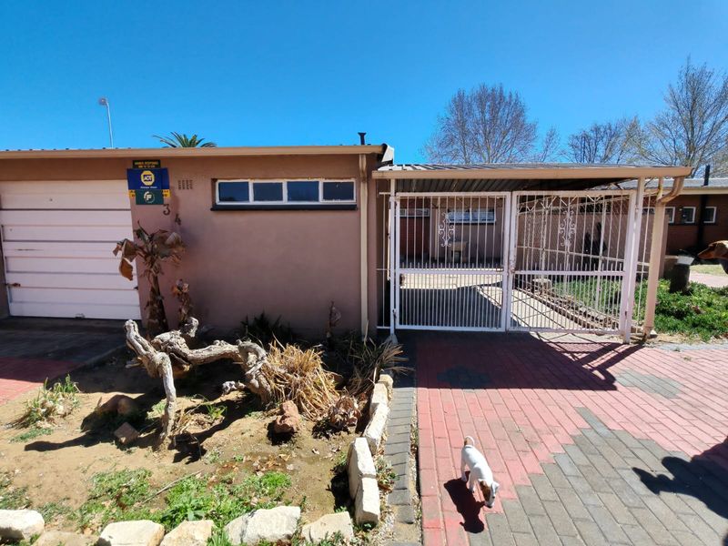 3 Bedroom House for Sale in Sasolburg Ext 5 - Photo 3