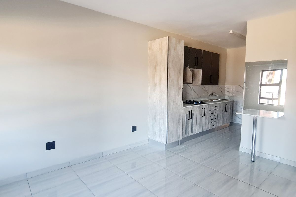 Centrally Located Newly Built One Bedrooms To Tent in CBD, Louis Trichardt - Photo 5